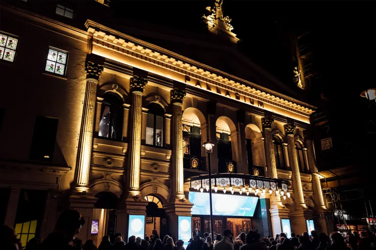 heart musicals to broadcast live from backstage at whatsonstage awards 2