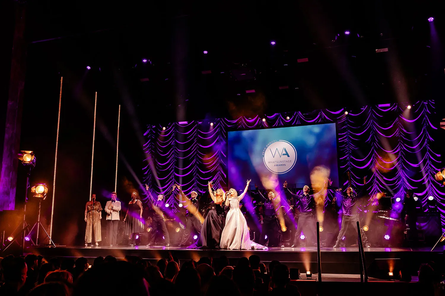 heart musicals to broadcast live from backstage at whatsonstage awards