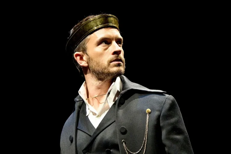 Jonathan Bailey wins first WhatsOnStage Award for Richard II at London Palladium