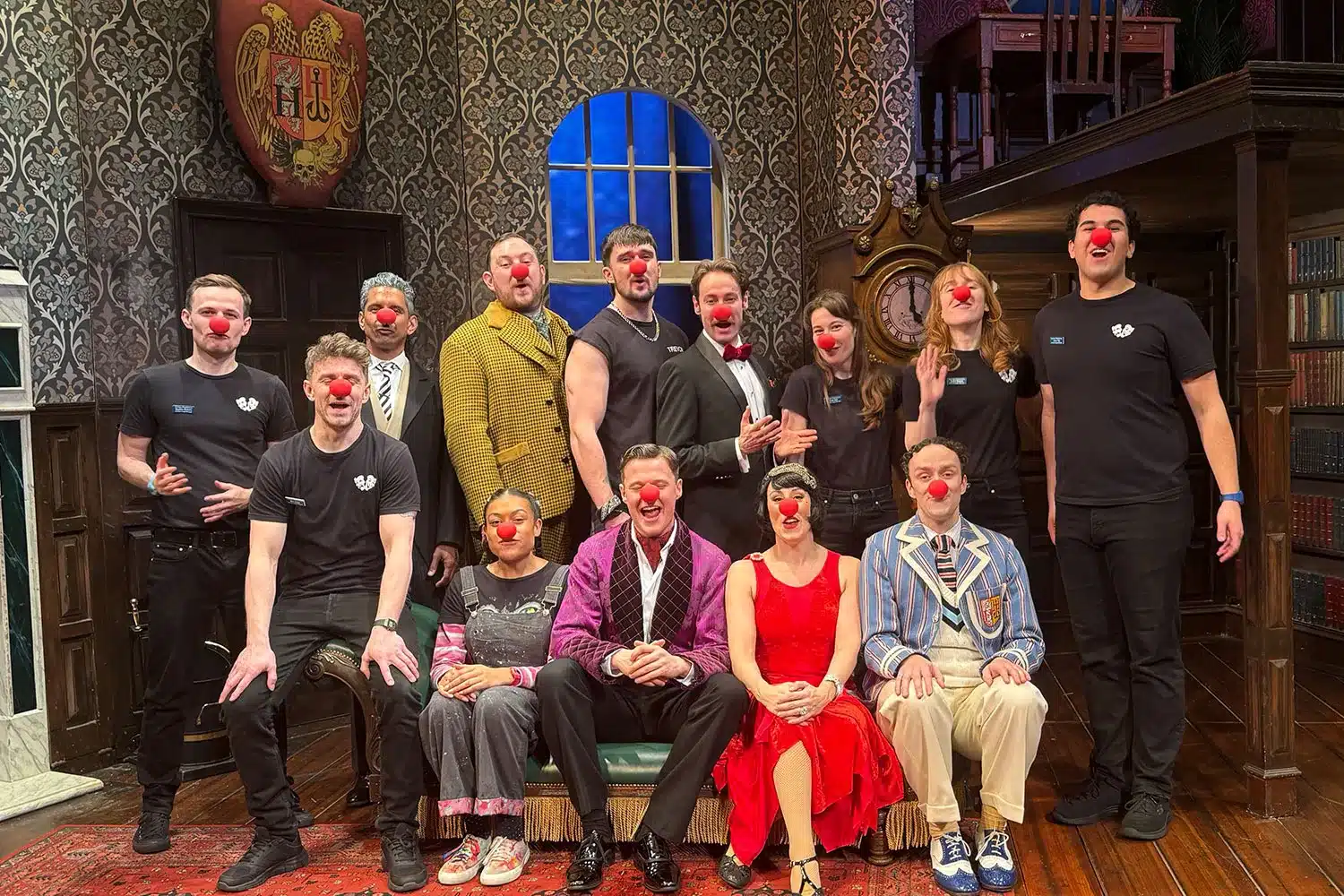 the play that goes wrong cast joins comic relief with special sketch