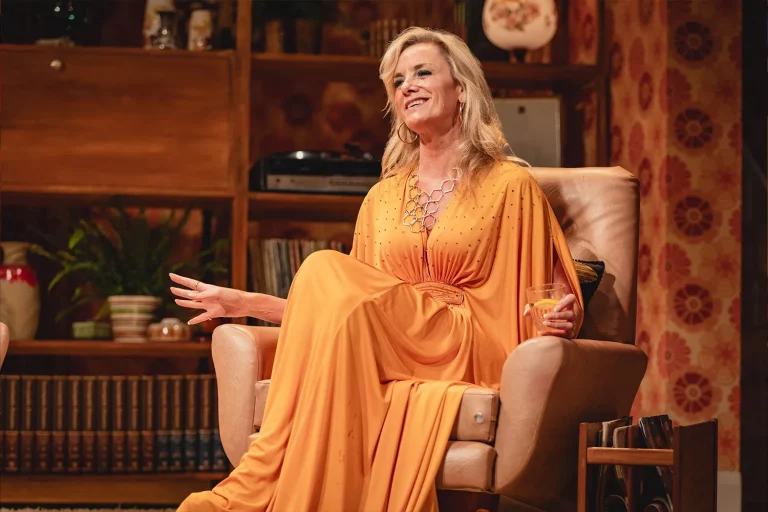 Abigail’s Party transfers to West End with Tamzin Outhwaite and Kevin Bishop