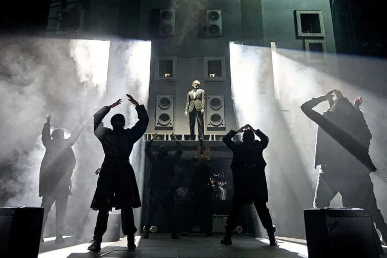Cast announced for London premiere of Hamlet Hail to the Thief at Barbican