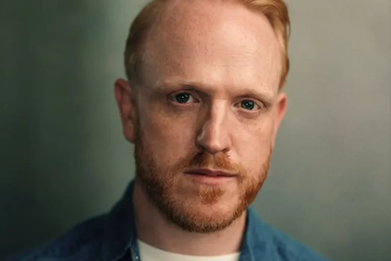 West End actor Owain Rhys Davies dies aged 44