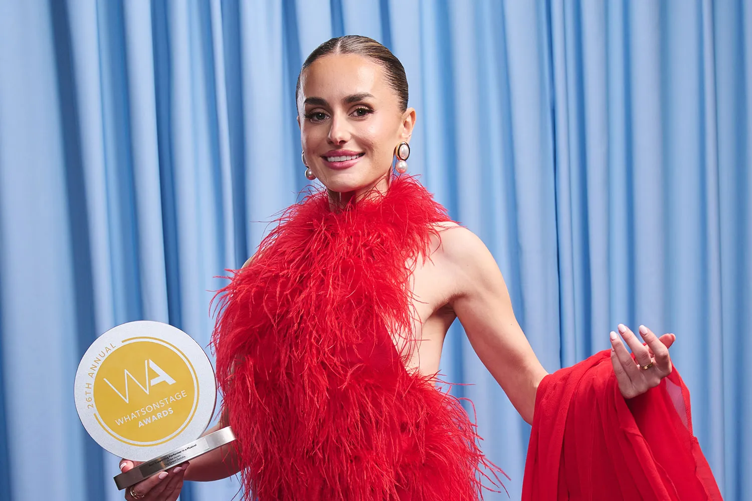 amber davies asks audience member to stop filming legally blonde at bord gais