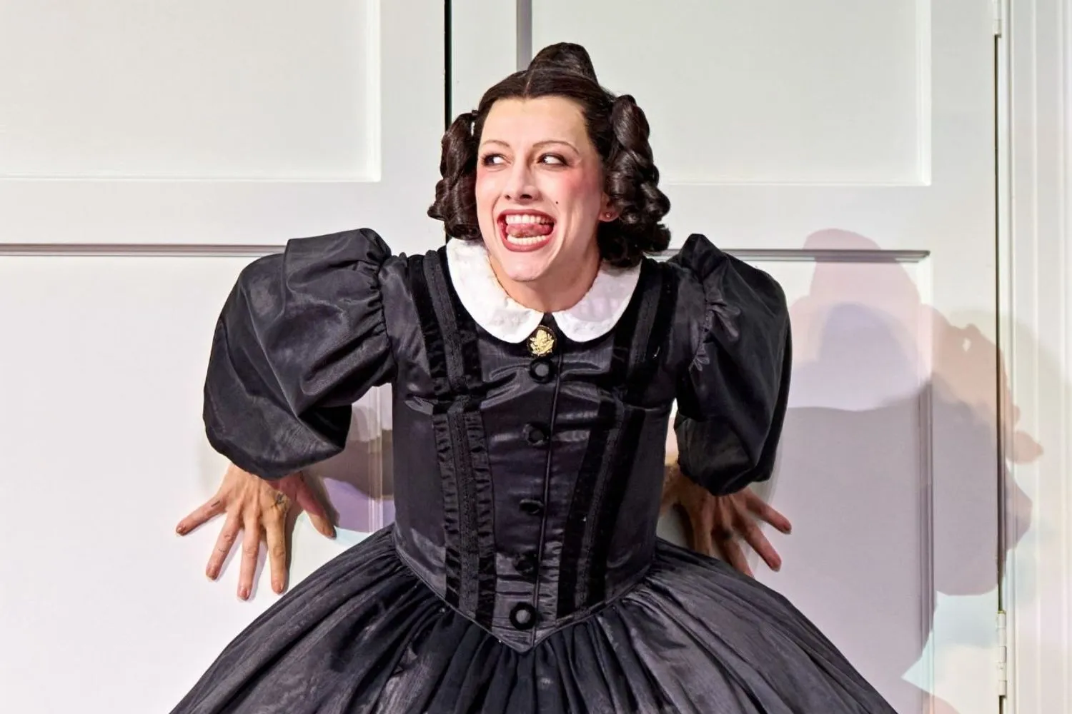 mason alexander park returns to lead olivier winning oh mary in west end
